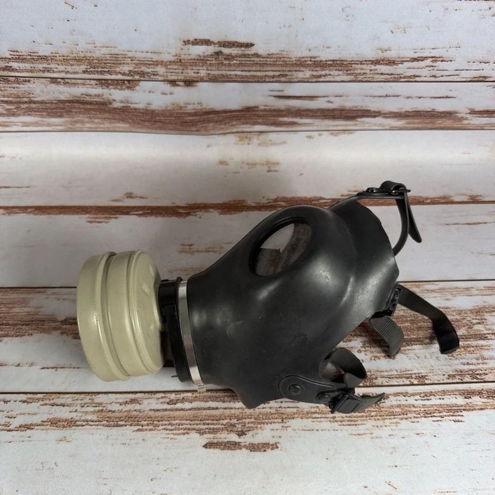 Vintage Military Surplus M15 Gas Mask Black Rubber NBC Prepper Protection